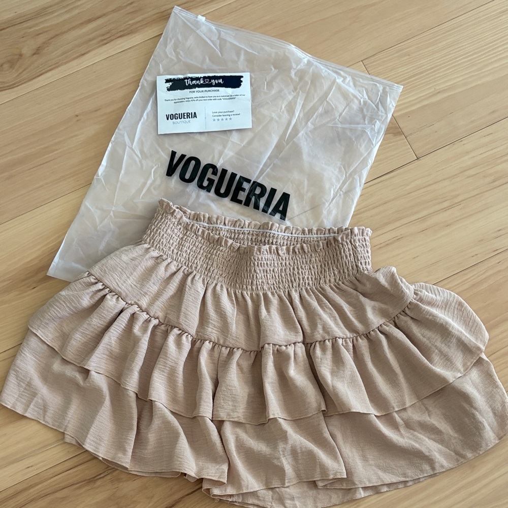 NEW in bag: Vogueria Tan Ruffled Skirt XL